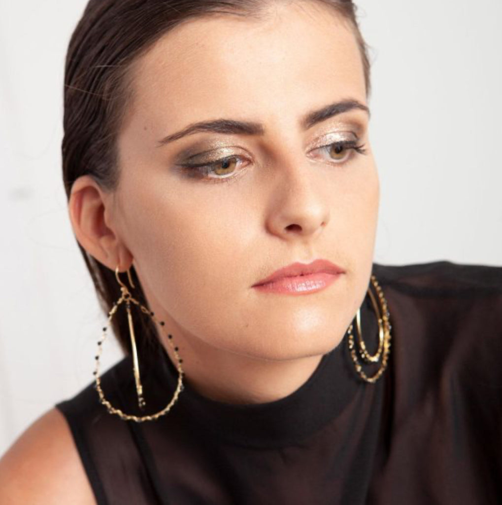 Raquel Welche 126 Onyx Drops in Gold