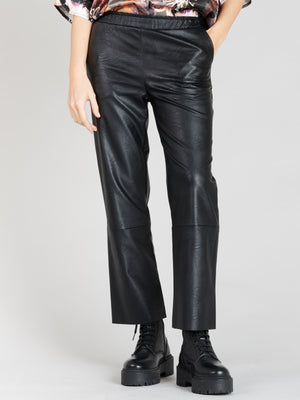 Maevy Pantvegan in Black