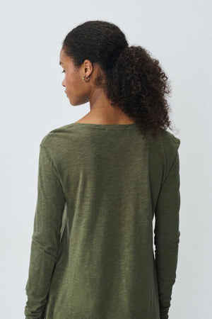 American Vintage Jac 52 V-Neck in Khaki Vintage
