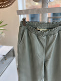 Maevy Pantvegan in Nuage