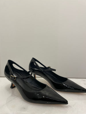 Lola Cruz Salones in Black