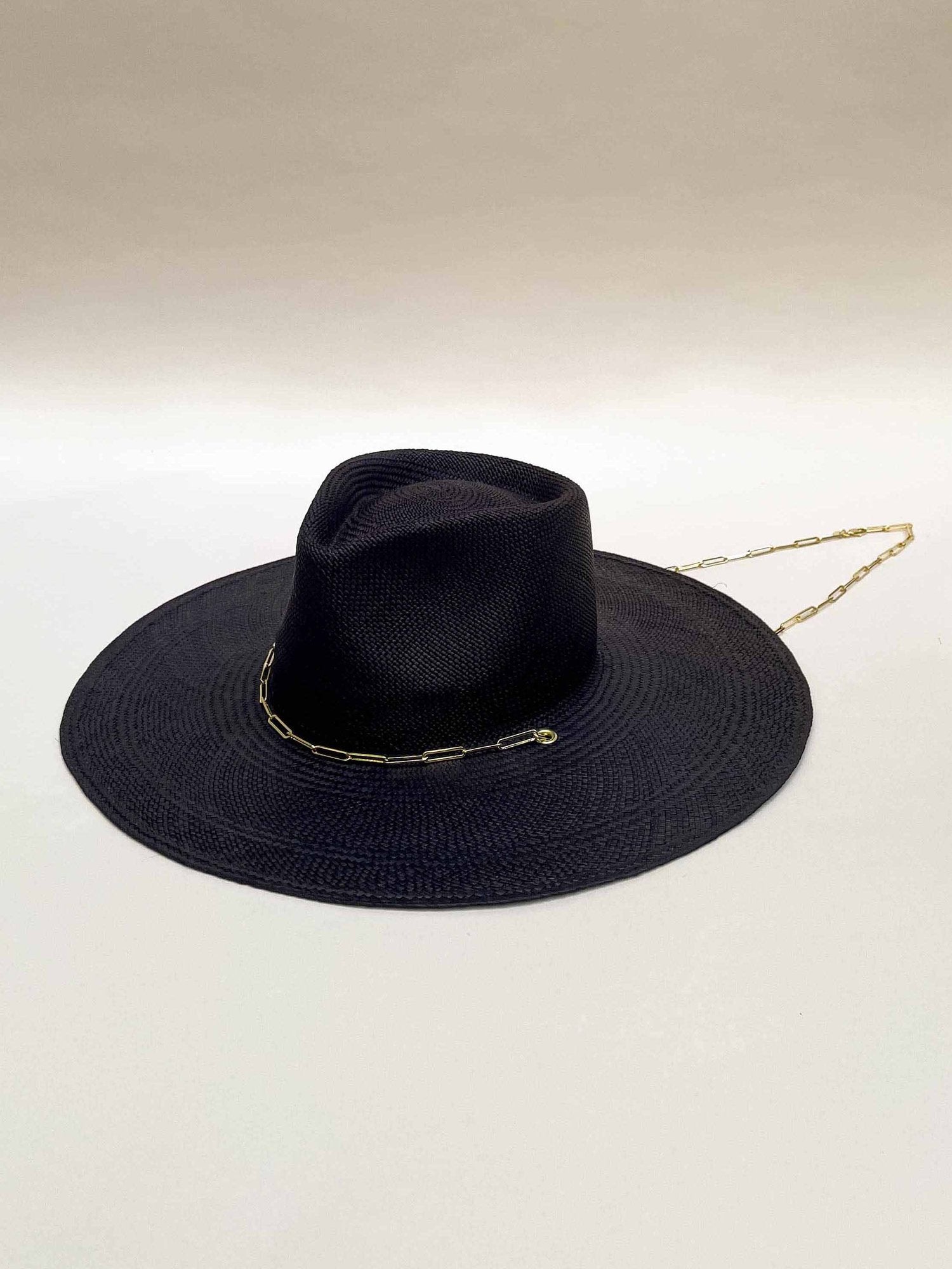 ハット Van Palma SS22 LIVY XL W/SILVER CHAIN (LIVY.XL.S NAVY BLUE) Van Palma VAN PALMA LIVY XL W/SILVER CHAIN ACCESSORIES – BALTINI
