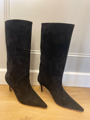 Lola Cruz Knee High Suede Boots in Black