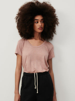 American Vintage Jacksonville U-Neck Tee in Jacinthe