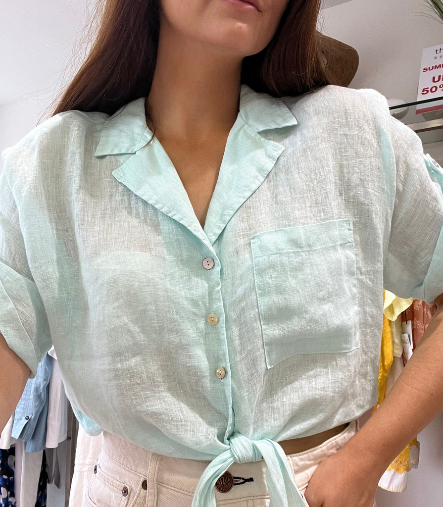 Bella Dahl Short Sleeve Tie Front Shirt SKY